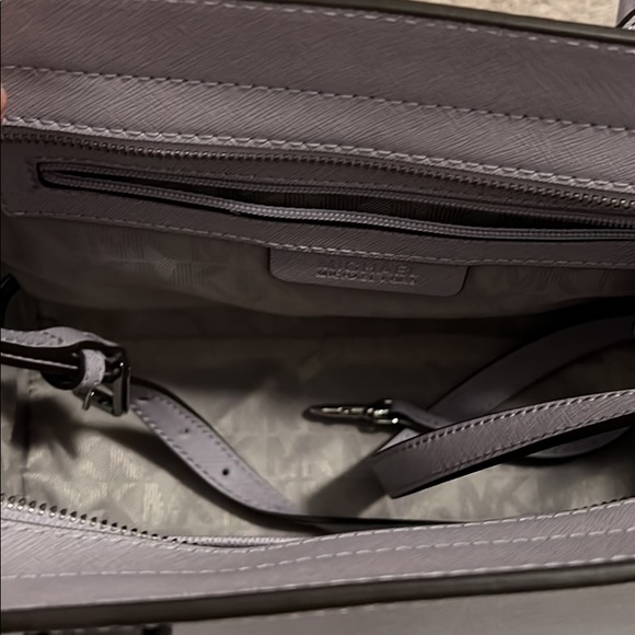 Michael Kors Voyageur Medium Tote Bag - Picture 4 of 4